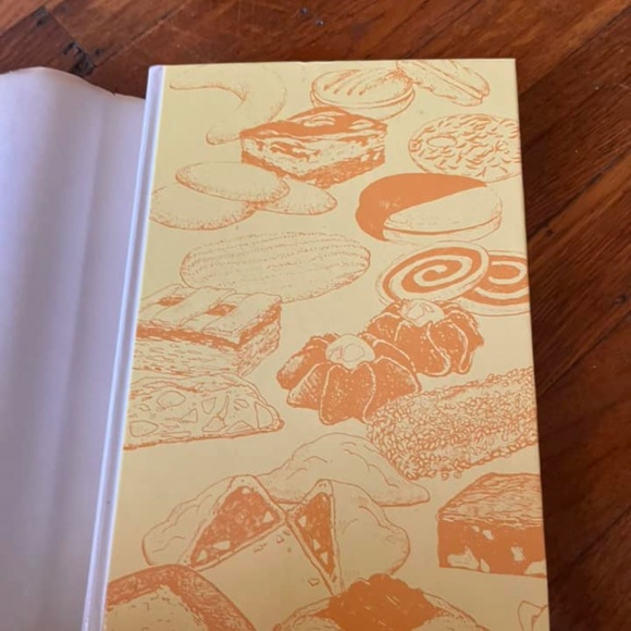 Maida Heatter's Book of Great Cookies by Maida Heatter (1977), Hardcover - Picture 2 of 10